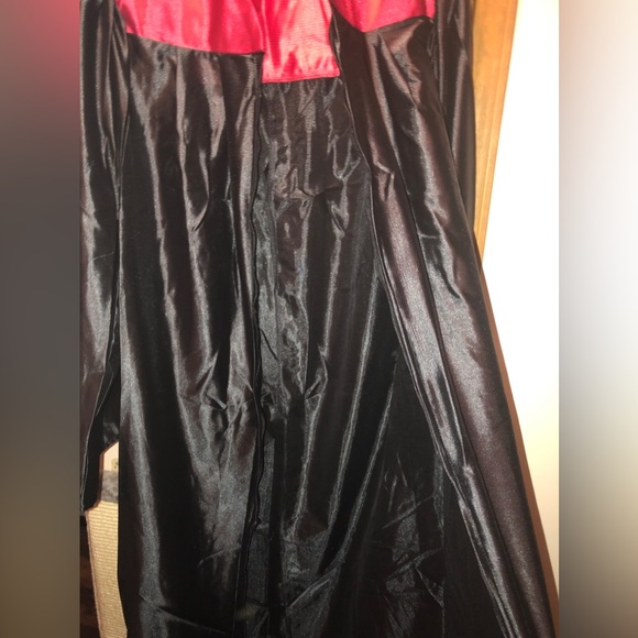 Cap & Gown Black & Red Unisex 6'-6'2" tall Graduation Ceremony Robe - Picture 7 of 11
